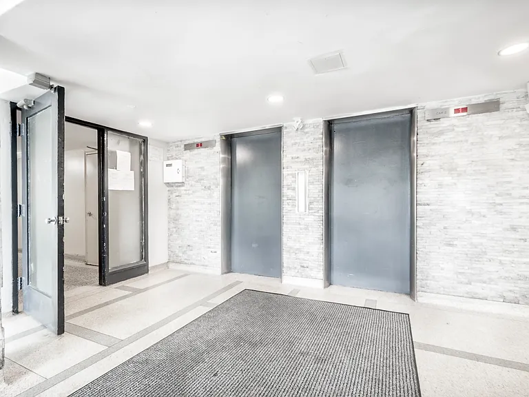 38 Dixington Cres — Photo 16