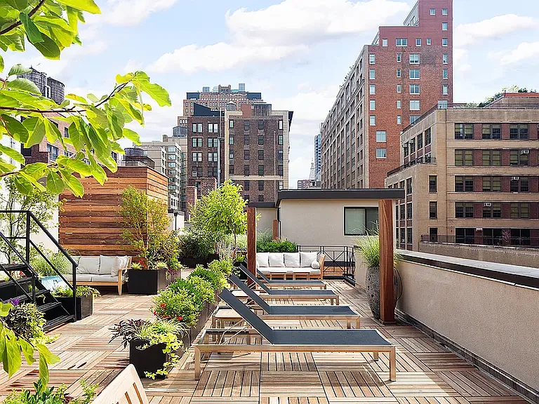 245 W 25th St #3H — Photo 8