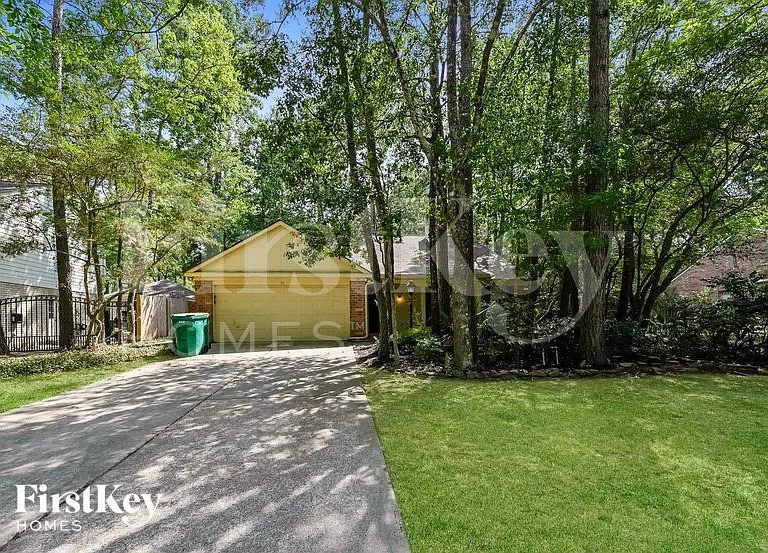 50 Rockridge Dr — Photo 1