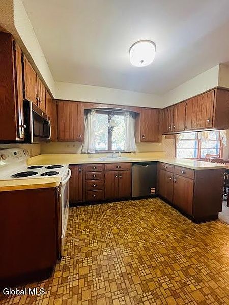 4th image of 1012 John Alden Lane
