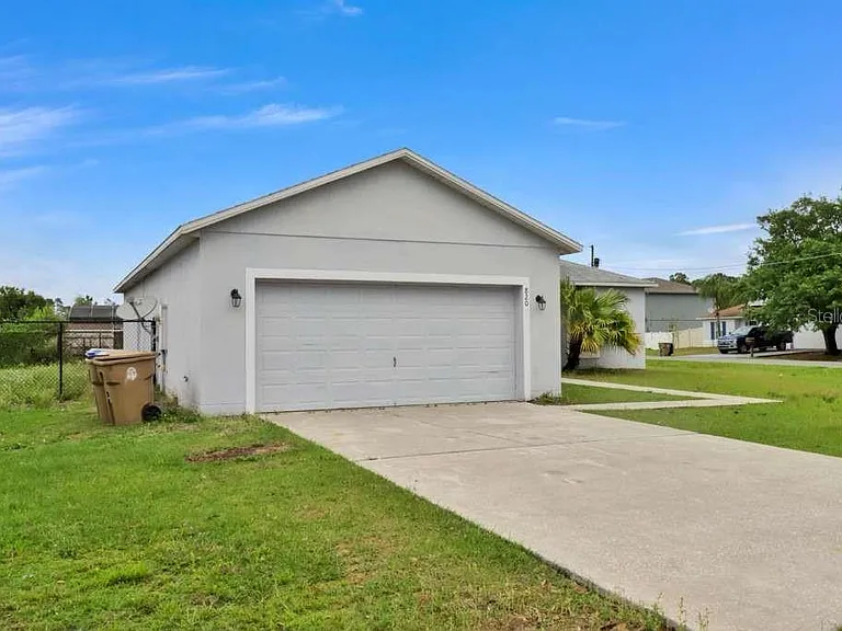 820 Grantham Dr — Photo 4