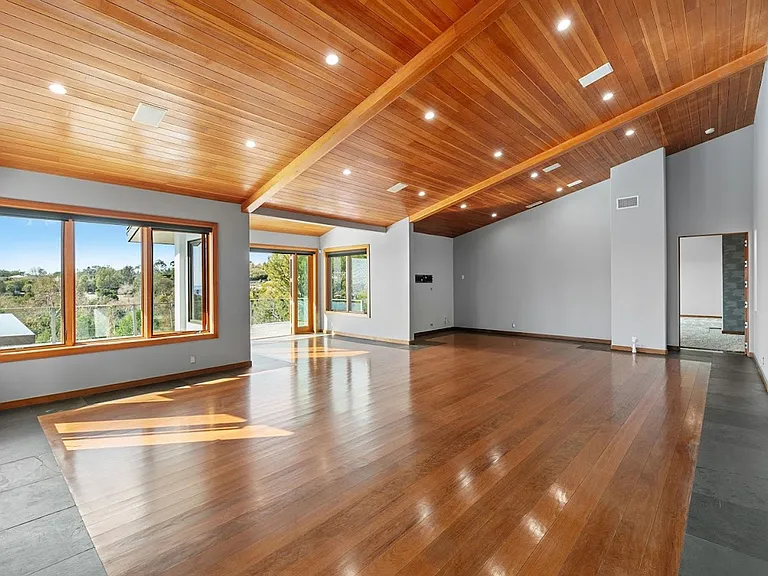 27091 Sea Vista Dr — Photo 21