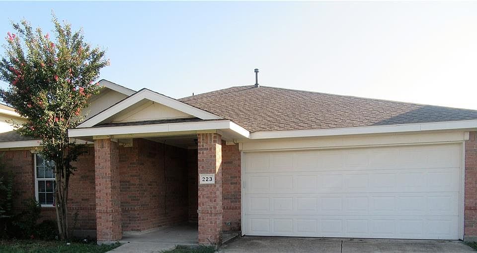 1st image of 223 Willow Creek Ln