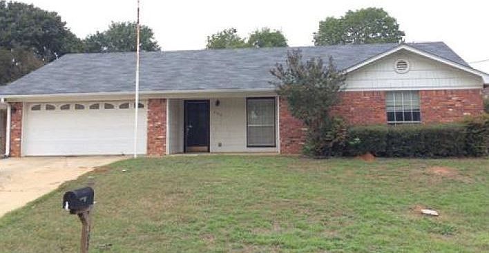 1st image of 102 Kerri Ct