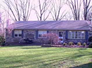 1564 Briarwood Ln, Pottstown, PA 19464