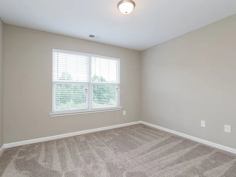 723 Fieldcrest Dr — Photo 12