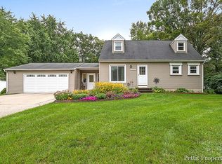 10702 Settlewood Dr SE, Lowell, MI 49331