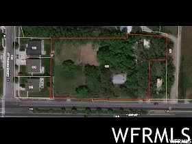 2nd image of 152 W 2nd St