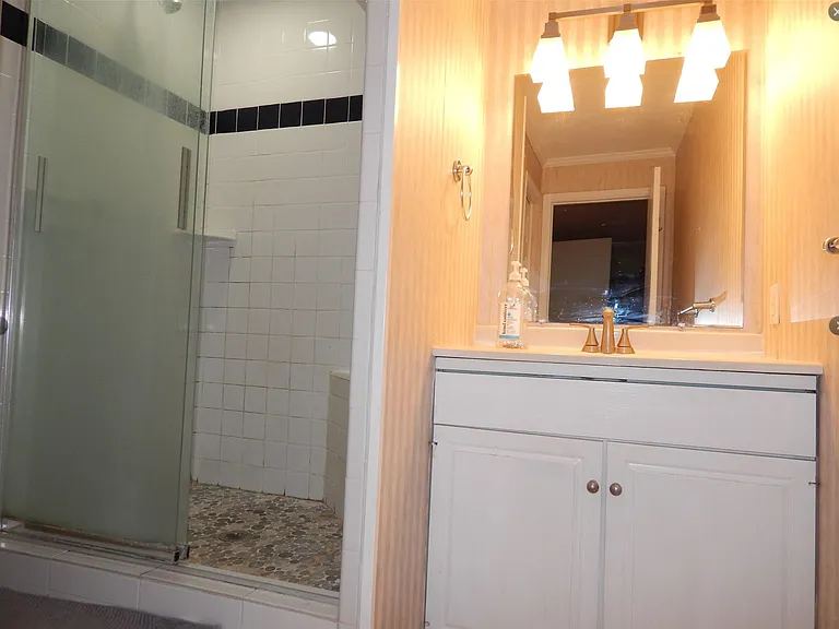 2612 Custer Pkwy #D — Photo 6