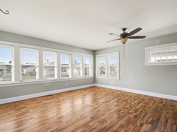 2nd image of 608 W 9th St