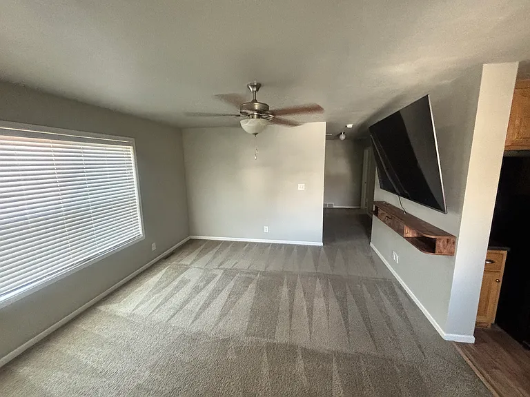 114 Salmon Loop — Photo 9