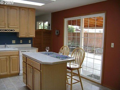 2nd image of 6010 SE Tolman St
