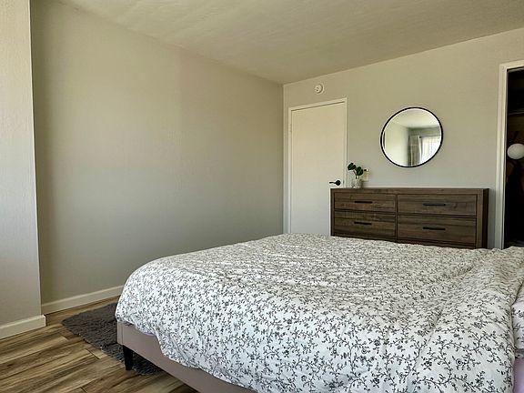 3rd image of 1700 Civic Center Dr APT 605