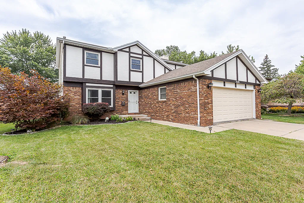 4 bed, 3.5 bath, 1807 sqft, $2,600 — Photo 3