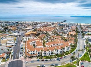 415 Townsquare Ln APT 208, Huntington Beach, CA 92648