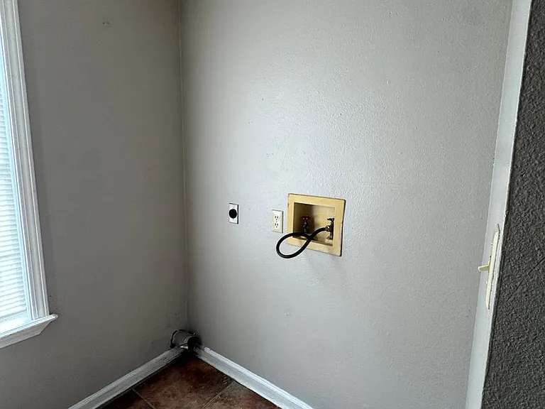 2508 Bonnie Jean Pl — Photo 3