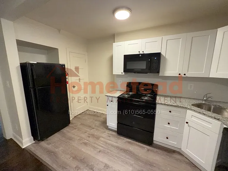 206 N 6th St — Photo 23