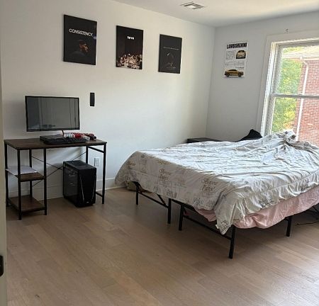 4th image of 203 Queen Anne Rd