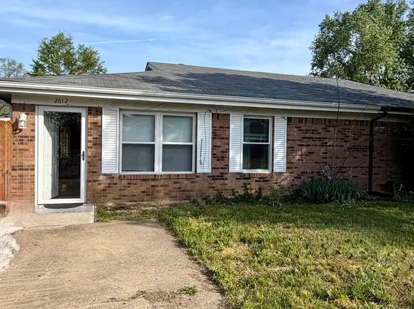 2612 Vonoa Dr, Radcliff, KY 40160