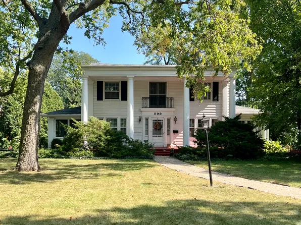 299 Longcommon Rd, Riverside, IL 60546