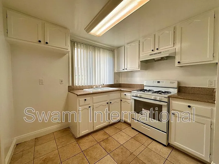 1131 S Beacon St #9 — Photo 7