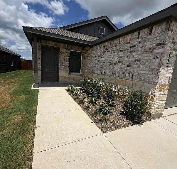 2524 Guineas Ln — Photo 3