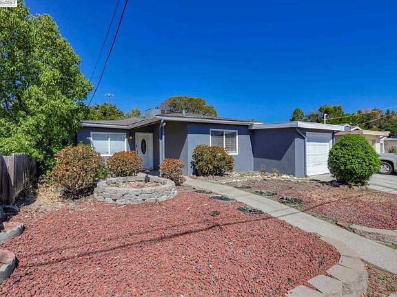 2nd image of 3016 Elizabeth Ln