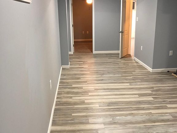 4th image of 423 Blythe Ave
