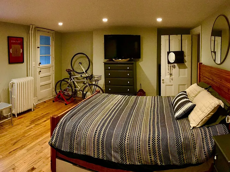 260 Dean St #1 — Photo 8
