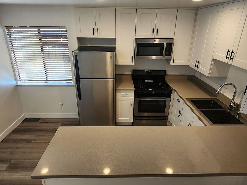 1st image of 305 N Cedar St APT 203