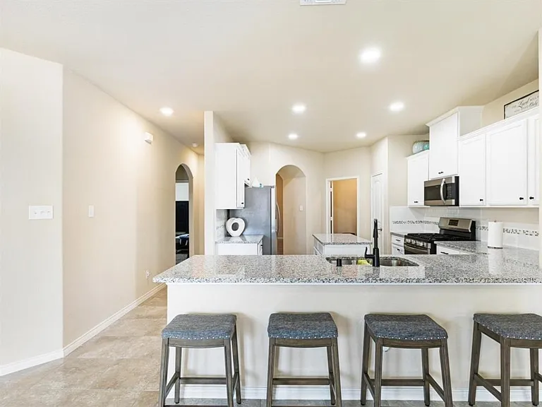 2109 Lake Hawthorne Trl — Photo 7