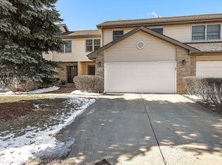 1032 Claremont Dr, Downers Grove, IL 60516