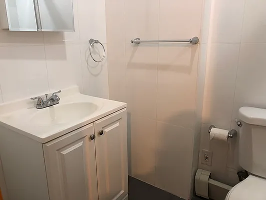 Rented by 18 REALTY | media 19