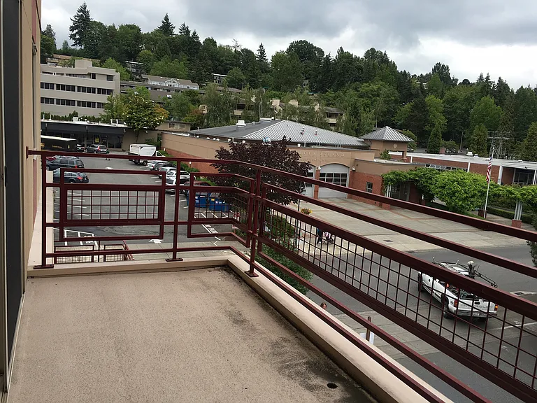 Downtown Mercer Island designed by Roger Newell — Photo 37