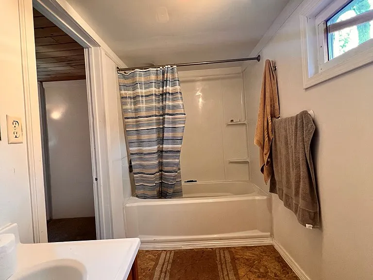 107 Summit St — Photo 25