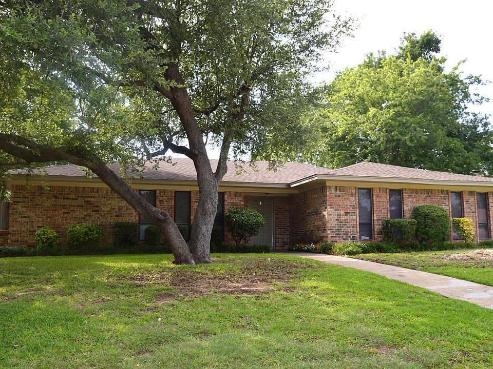 1st image of 741 N Old Orchard Ln