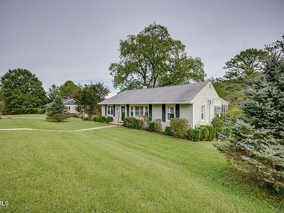 2nd image of 34 Crown Cir