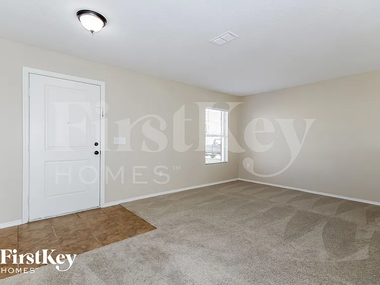 4184 Festival Pointe Blvd — Photo 3