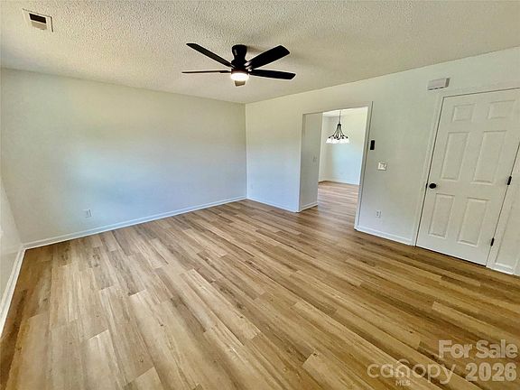 5th image of 1002 Crescent Way