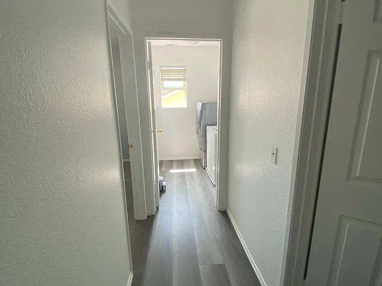 Hallmark Ln — Photo 10