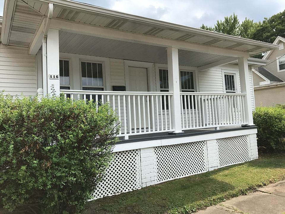 Covered front porch about 10x24