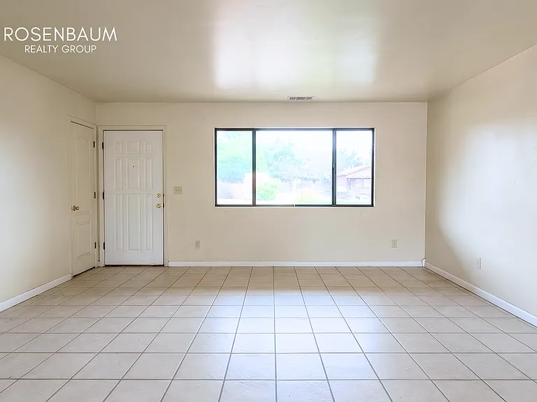 3442 N Greg Dr — Photo 2