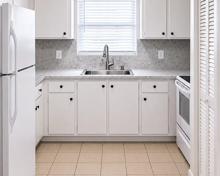 Westland Manor — Photo 15