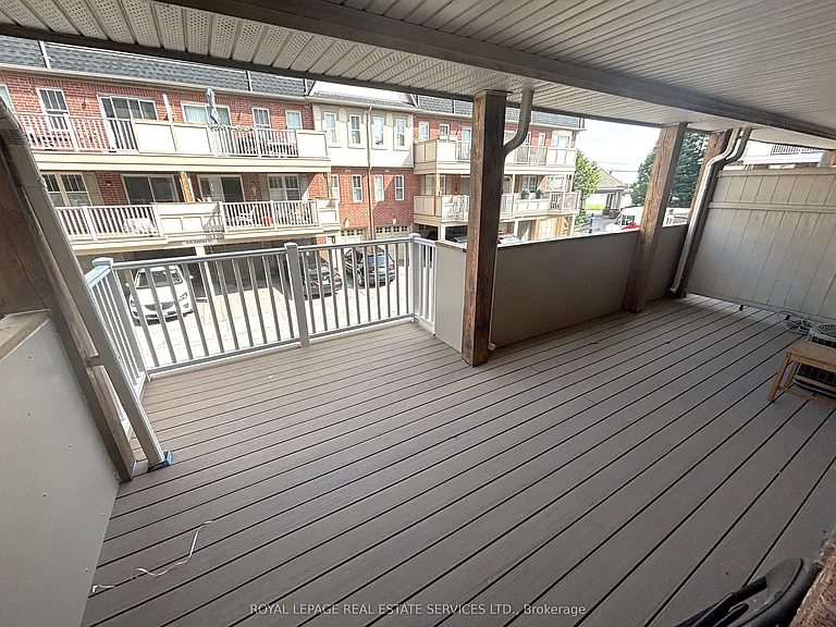 764 Neighbourhood Cir #4 — Photo 21