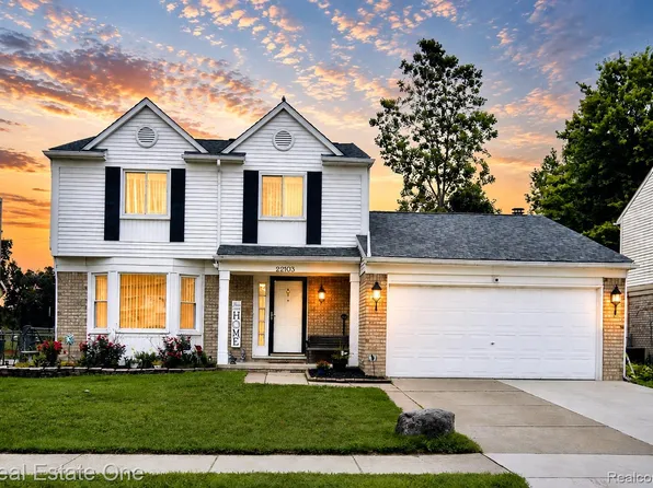 22103 Cherrylawn Dr, Brownstown, MI 48134