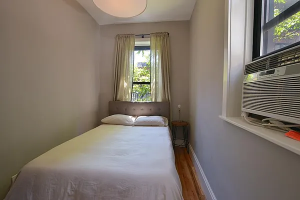 Rented by Domus Realty | media 10