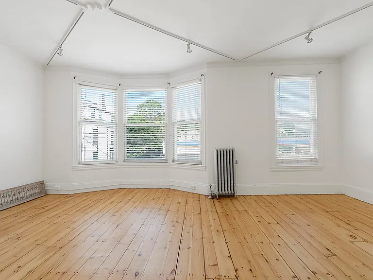 52 Pine St #2 — Photo 3