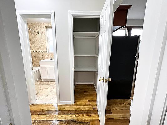 5th image of 4306 Matilda Ave #4306