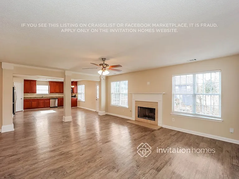 471 Charles Towne Ave — Photo 9