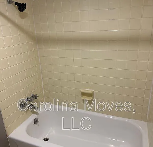 925 Cleveland St #102 — Photo 12